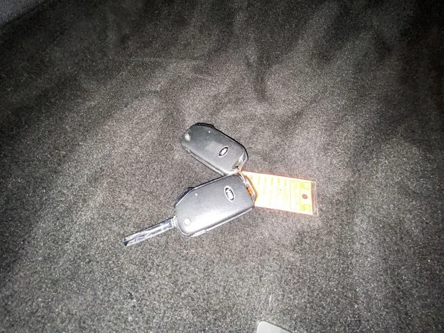 Used 2022 Silver Kia Nightfall image 29