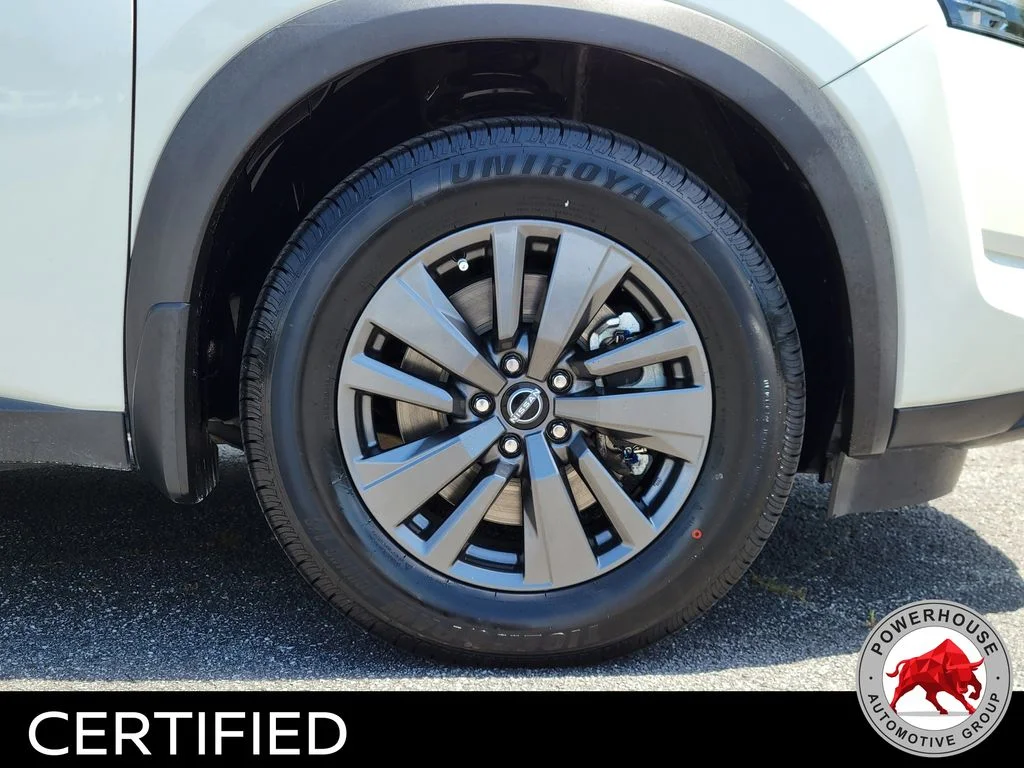 Used 2022 White Nissan SV image 11