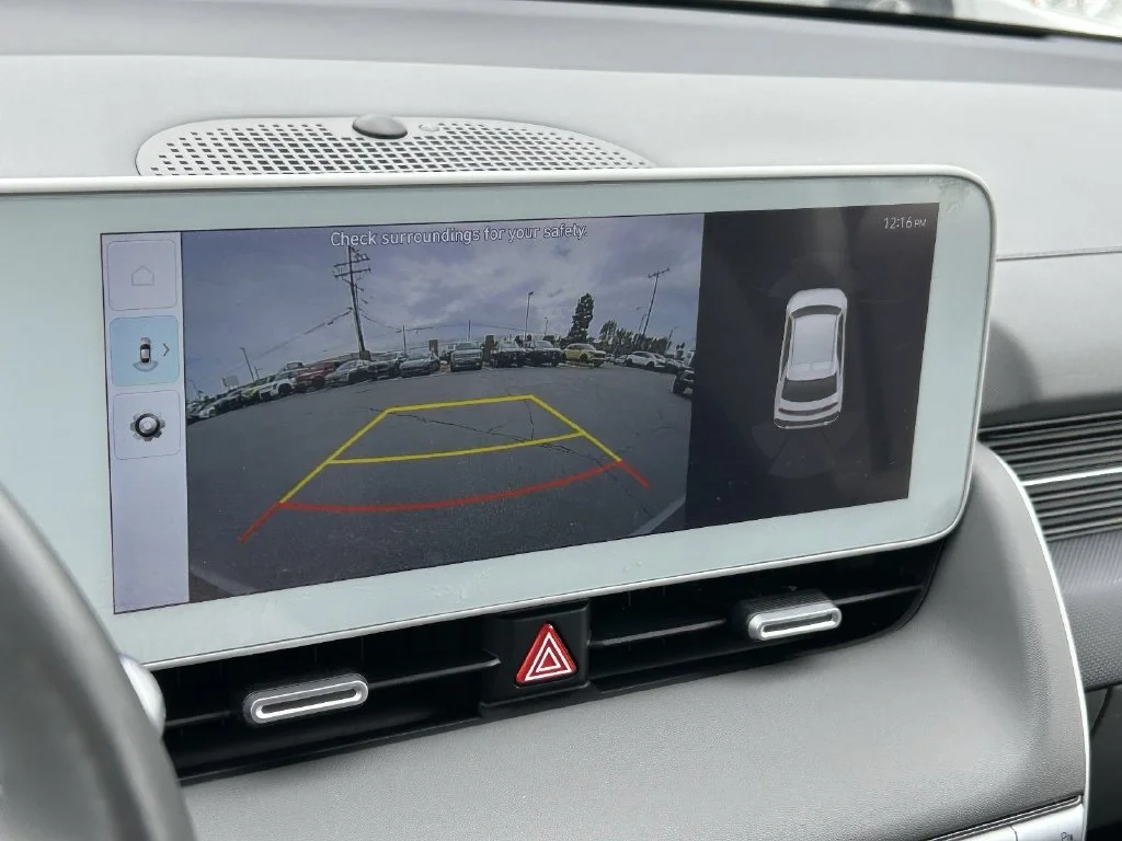 Used 2024 White Hyundai SEL image 24
