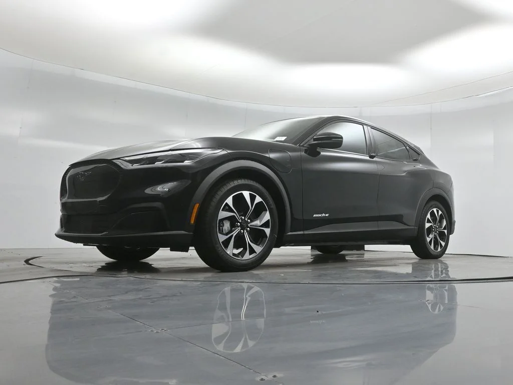 New 2026 Shadow Black Ford Select image 42