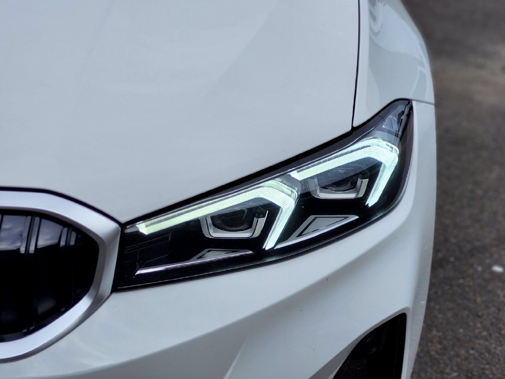 Used 2024 White BMW 330i xDrive image 11
