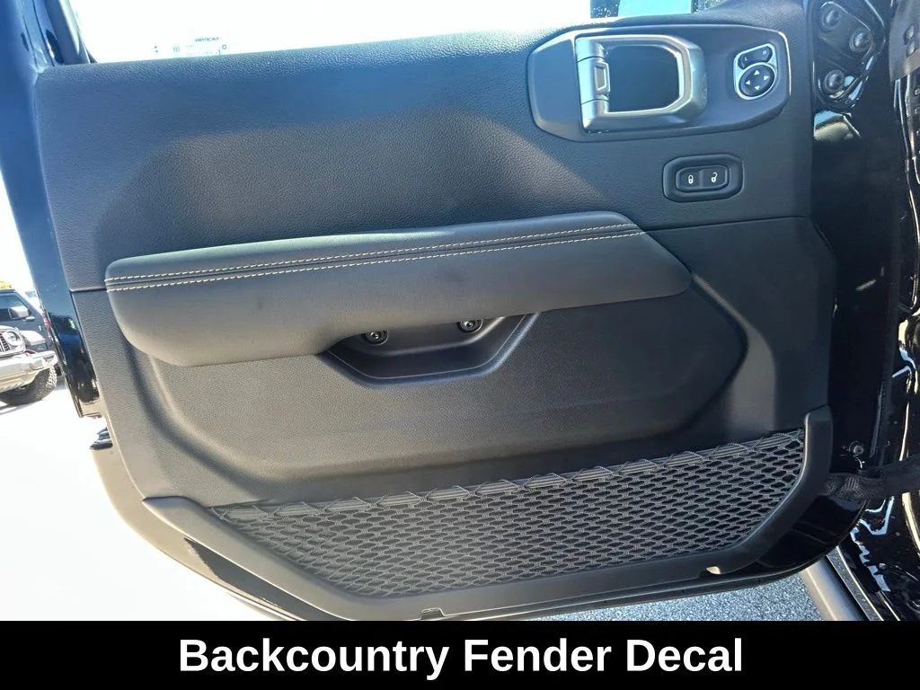 New 2025 Black Clear-Coat Exterior Paint Jeep Backcountry 4xe image 28