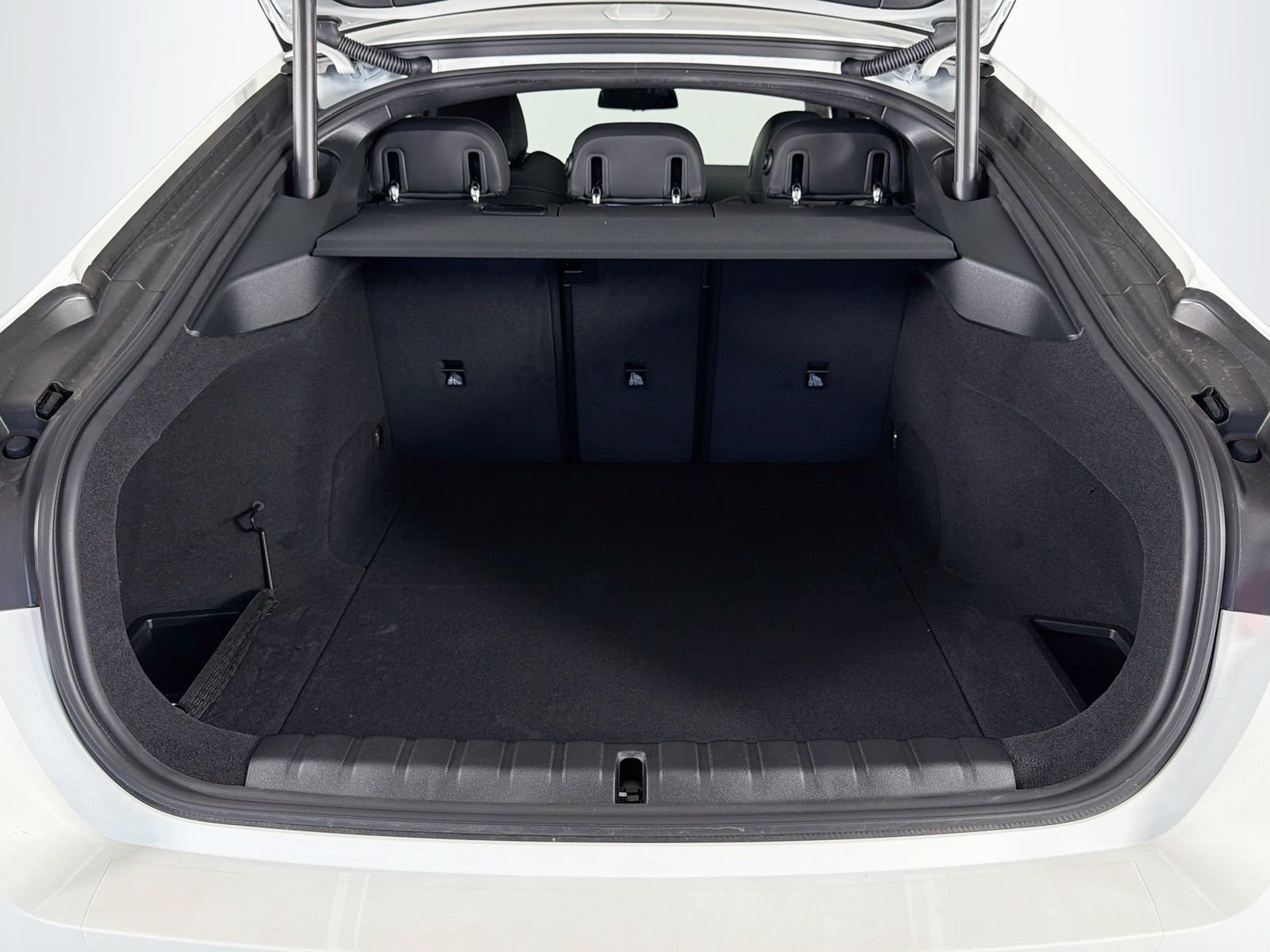 New 2026 Alpine White BMW eDrive40 image 27