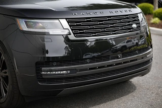 New 2026 Santorini Black Land Rover SE image 14
