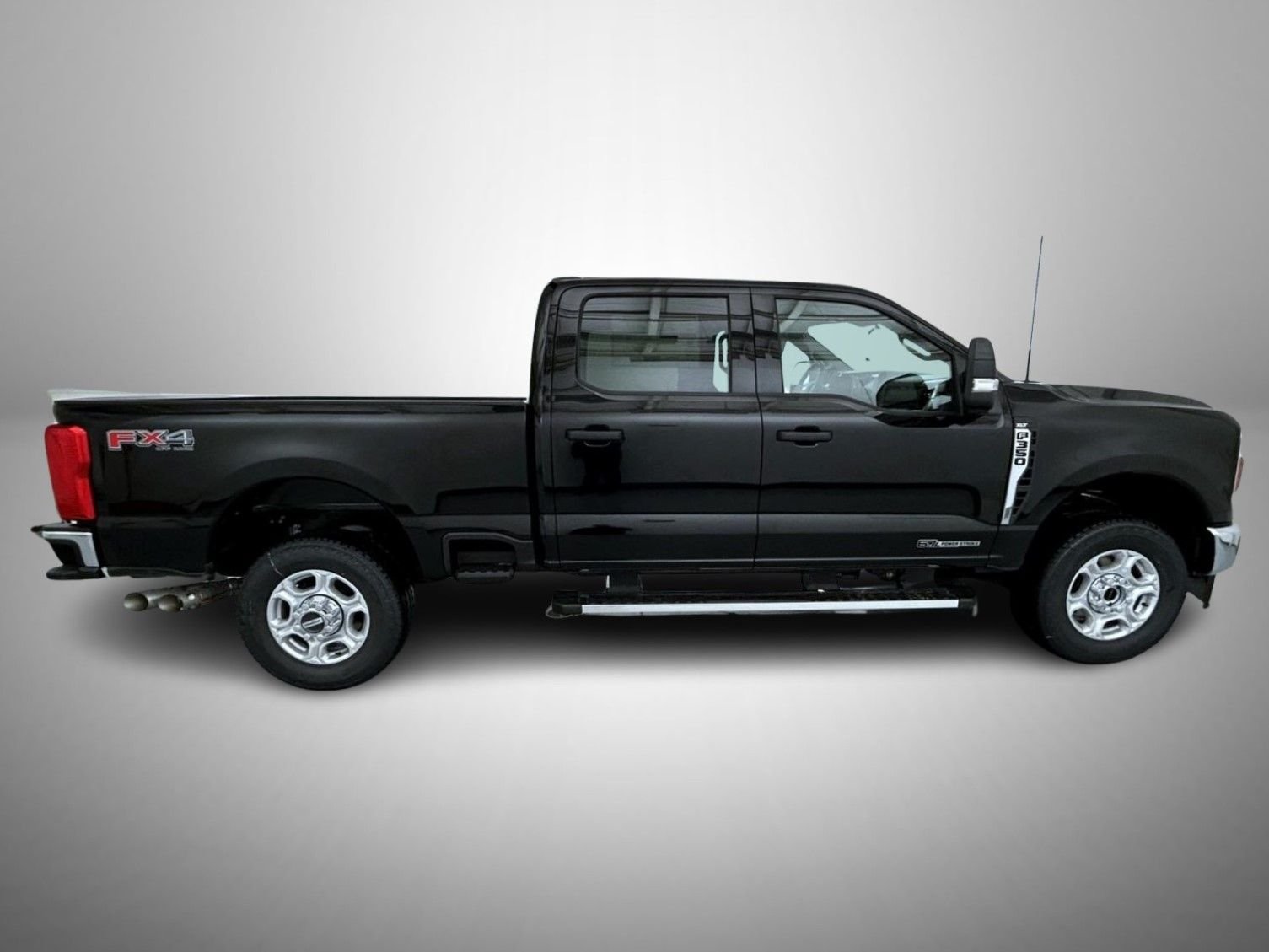 New 2026 Agate Black Metallic Ford XLT image 4