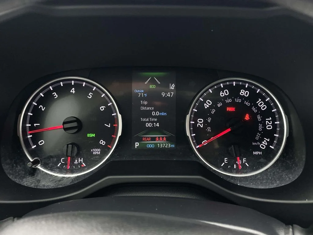 Used 2022 Silver Sky Metallic Toyota XLE image 14