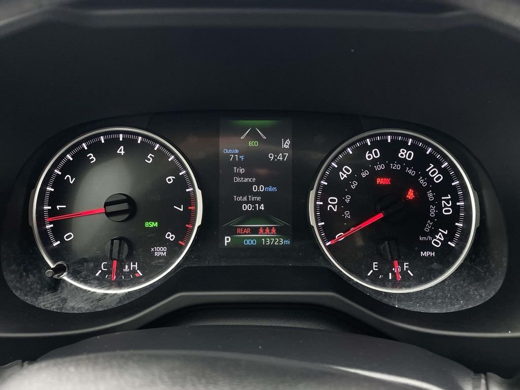 Used 2022 Silver Sky Metallic Toyota XLE image 14