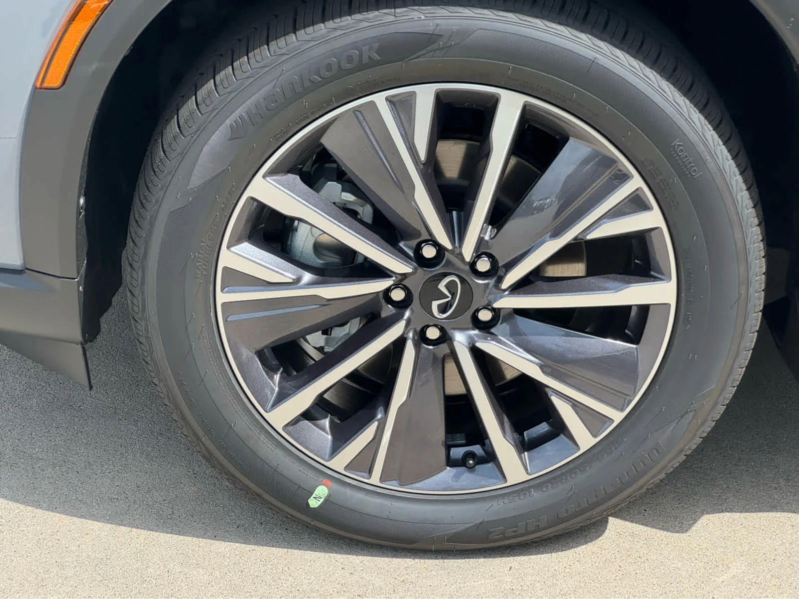 New 2027 HARBOR GRAY INFINITI Luxe FWD image 7