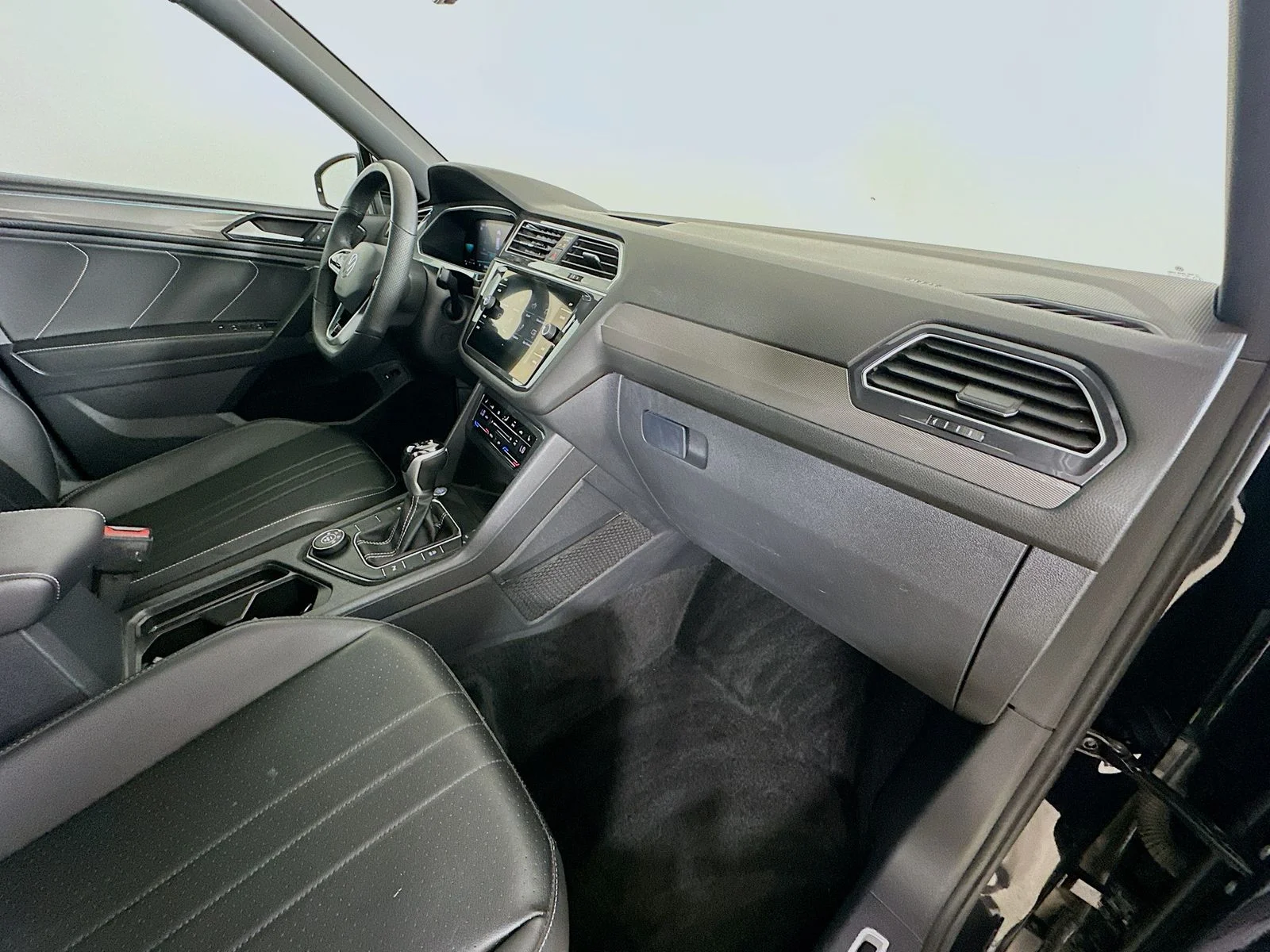 Used 2022 Black Volkswagen  image 45