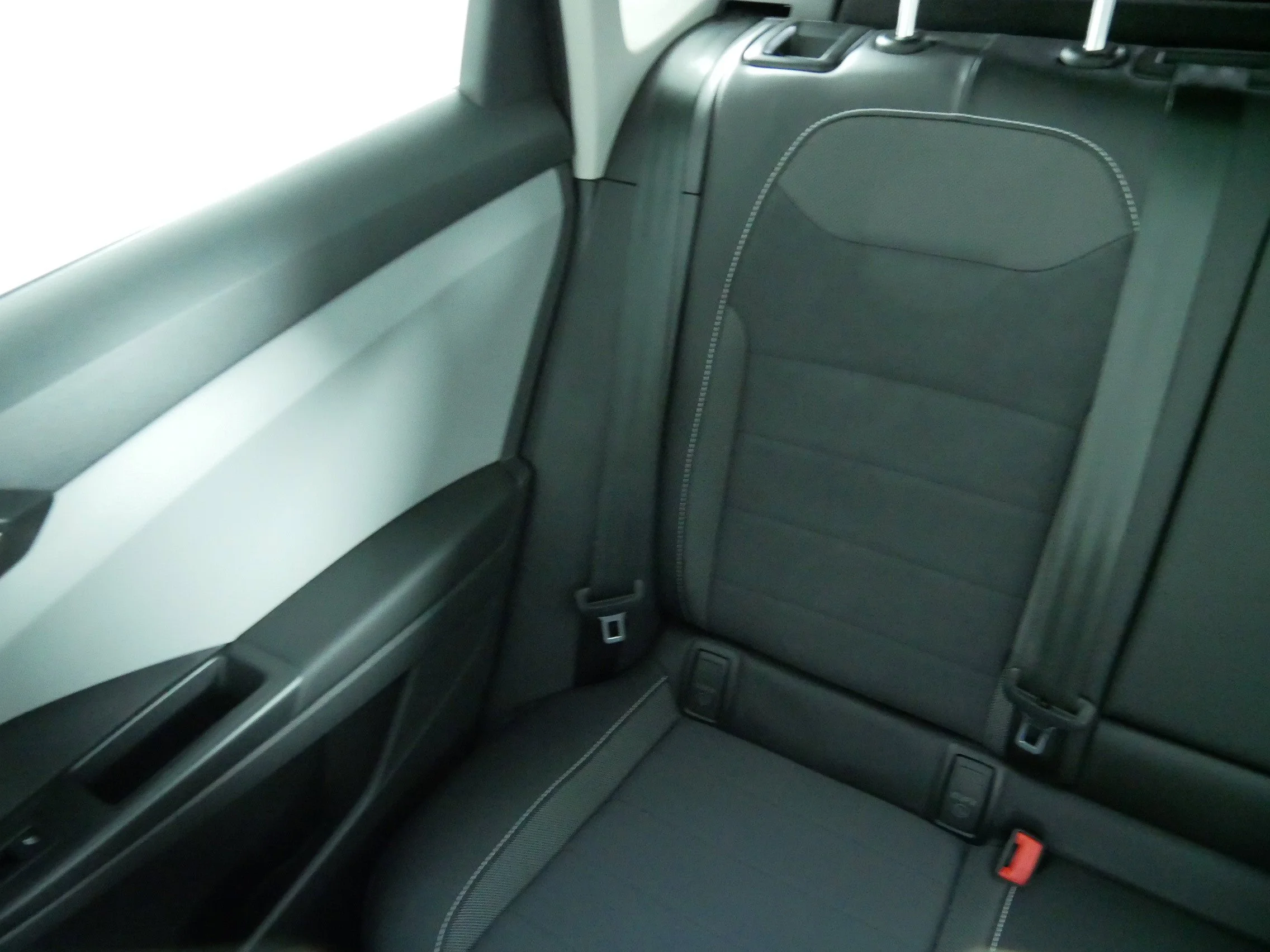Certified Used 2022 Black Volkswagen SE image 12