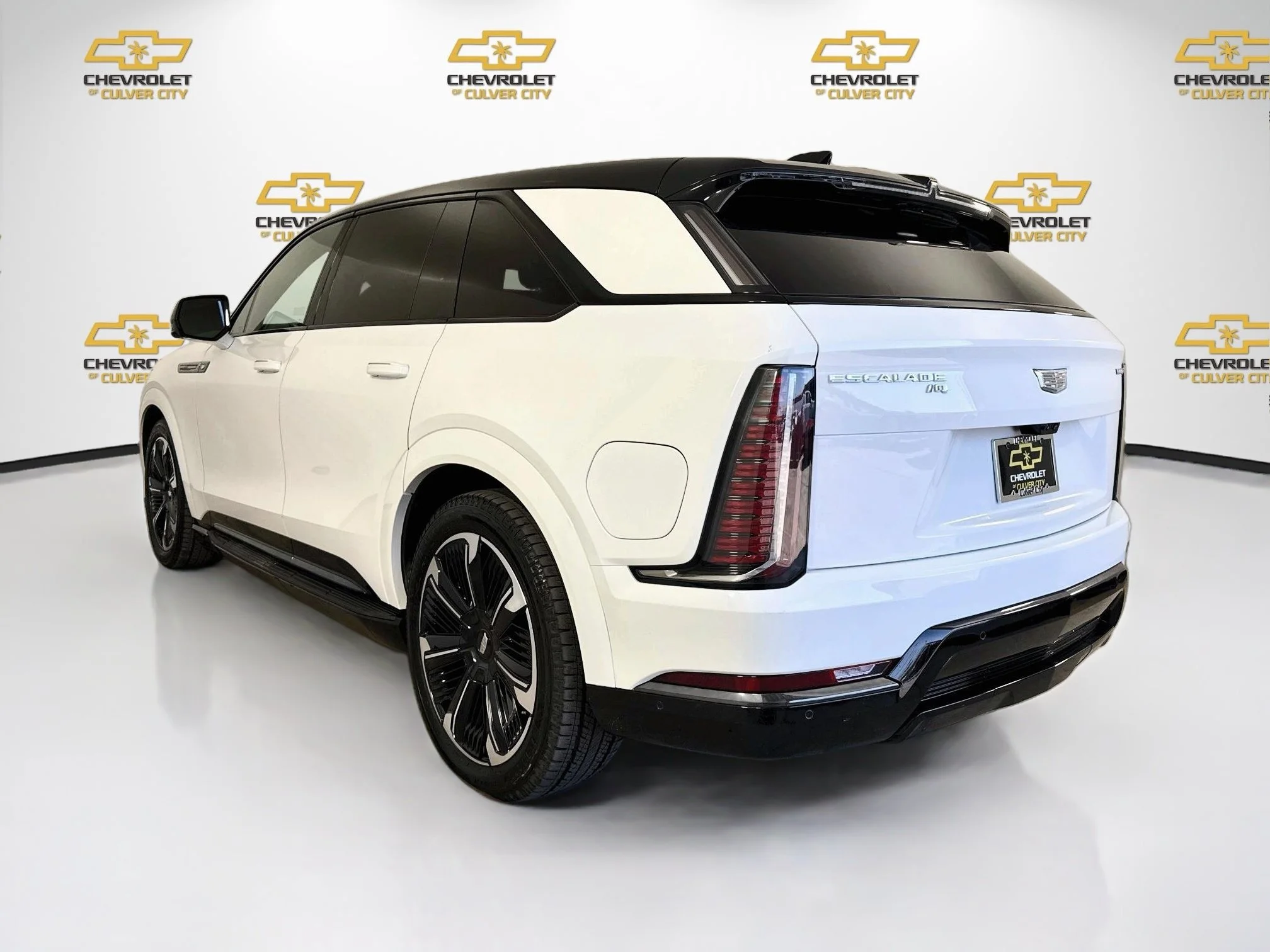 Used 2025 Summit White Cadillac Sport 1 image 6
