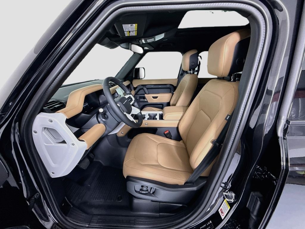 New 2026 Santorini Black Land Rover S image 20