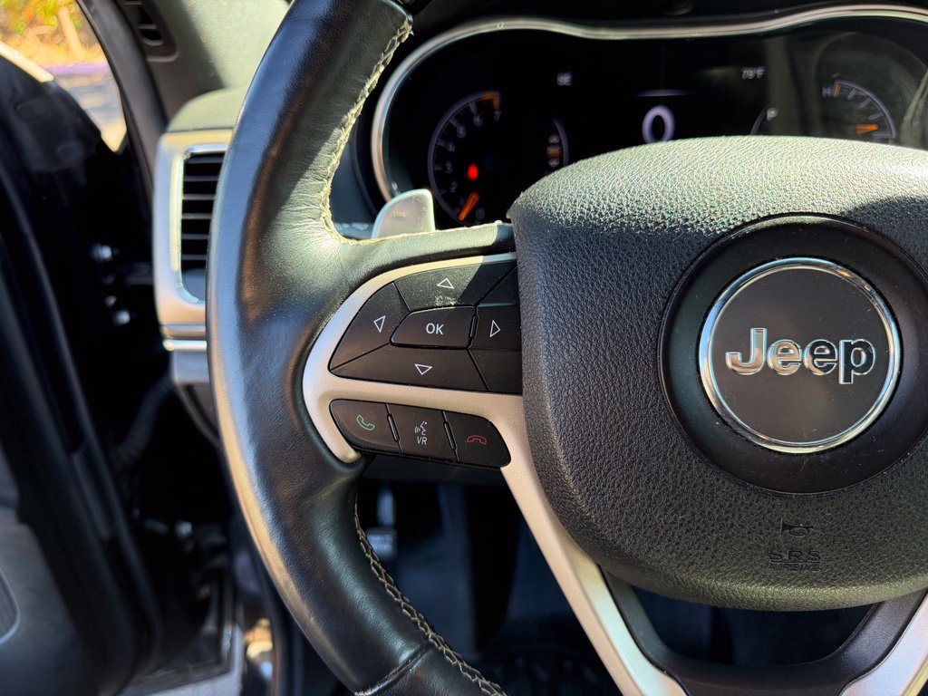 Used 2016 Brilliant Black Crystal Pearlcoat Jeep Overland image 16