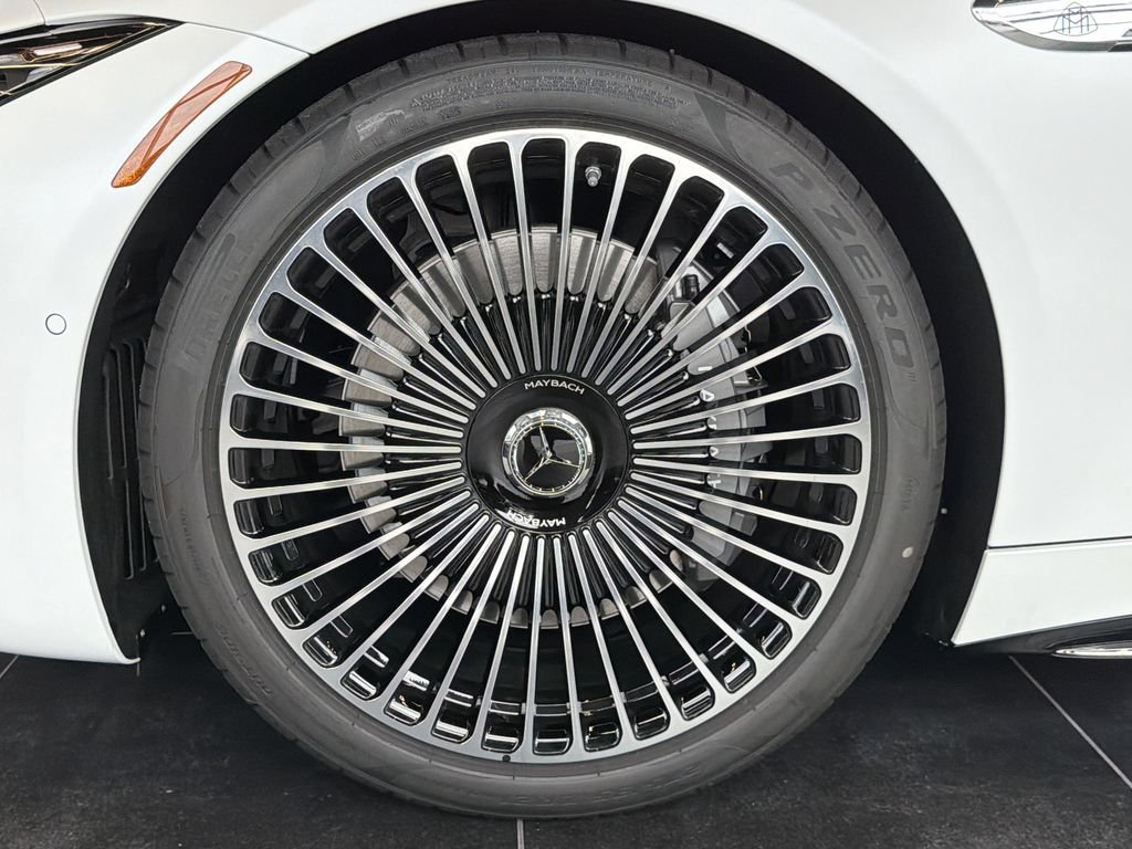New 2027 MANUFAKTUR moonlight white magno (White Ambiance) Mercedes-Benz Maybach SL 680 Monogram Series image 59