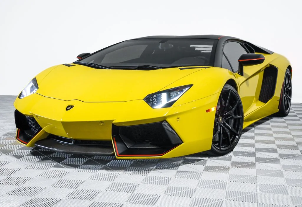 Used 2016 Yellow Lamborghini LP700-4 image 10