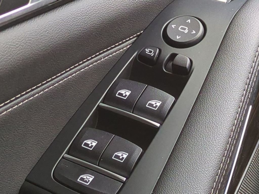 New 2026 Black Sapphire Metallic BMW xDrive50e image 24