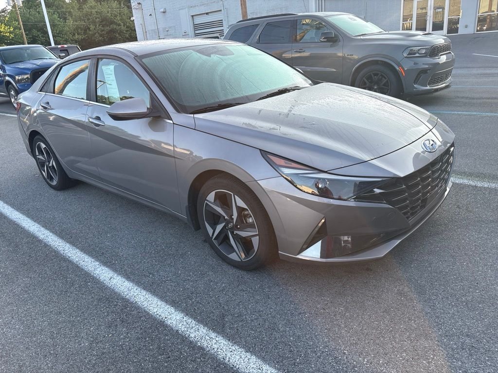Used 2022 Gray Hyundai SEL image 1