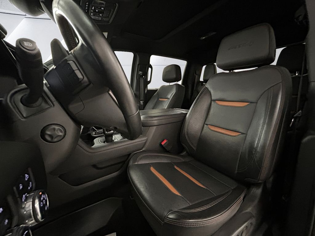 Used 2023 White GMC AT4 image 8