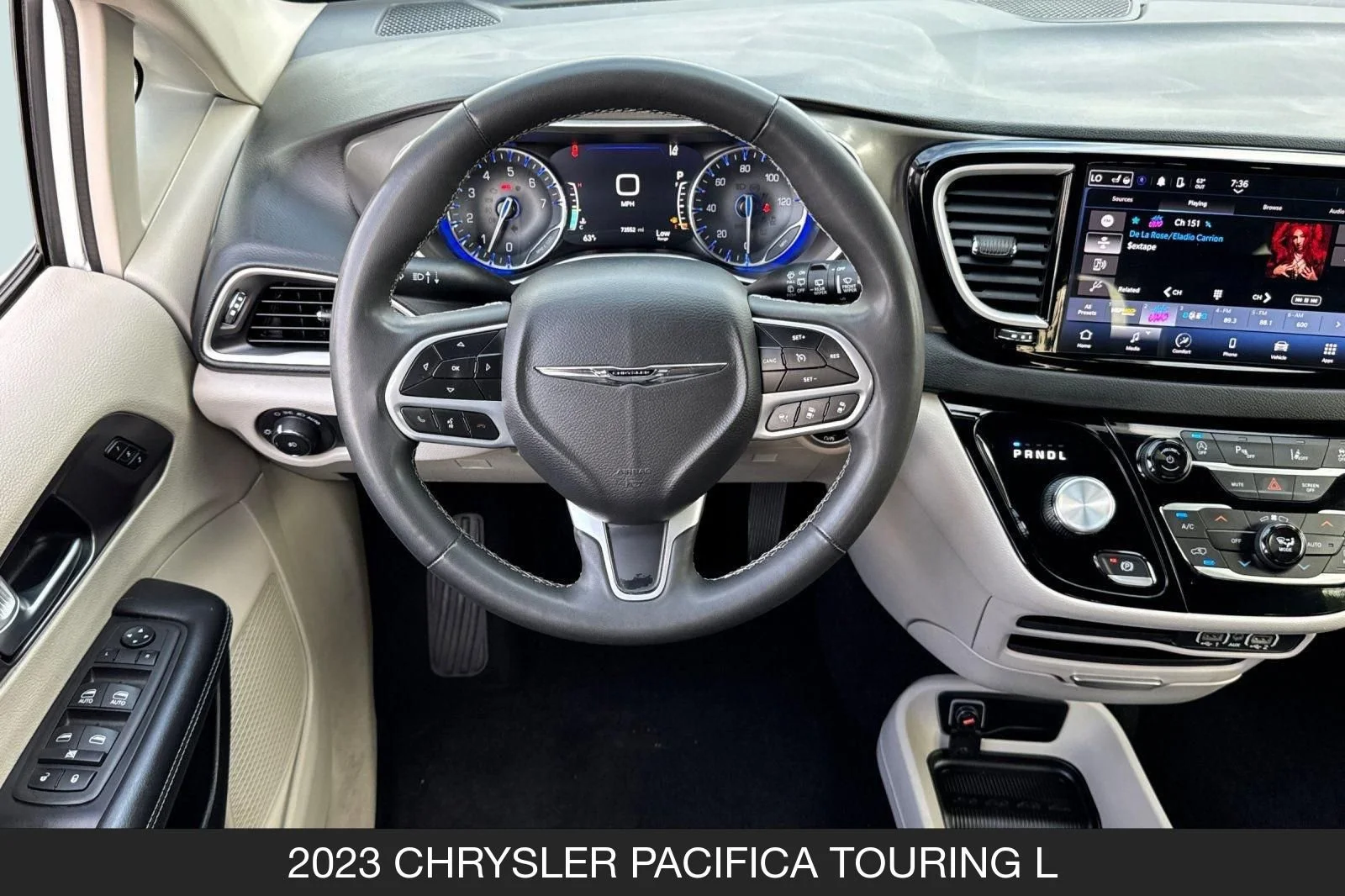 Used 2023 Bright White Clearcoat Chrysler Touring L image 17