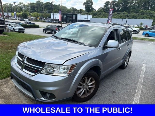 Used 2016 Silver Dodge SXT image 1