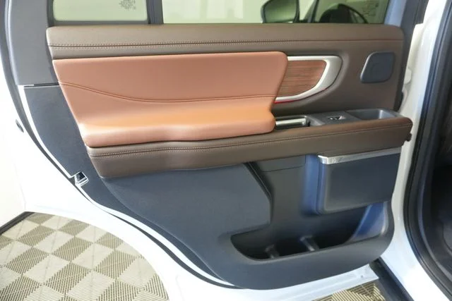 New 2027 Star White Metallic Tri-Coat Ford King Ranch® image 28