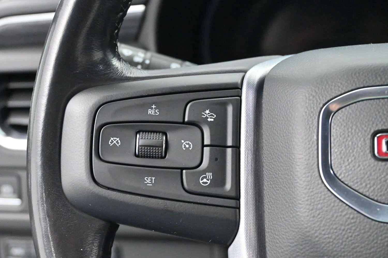Used 2022 SUMMIT WHITE GMC SLT image 20