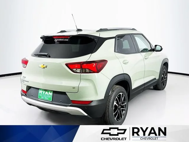 New 2026 Green Chevrolet LT image 7
