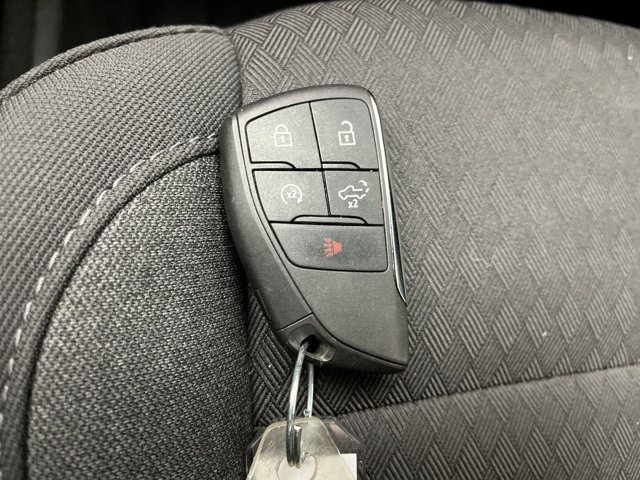 Used 2024 Onyx Black GMC Elevation image 30