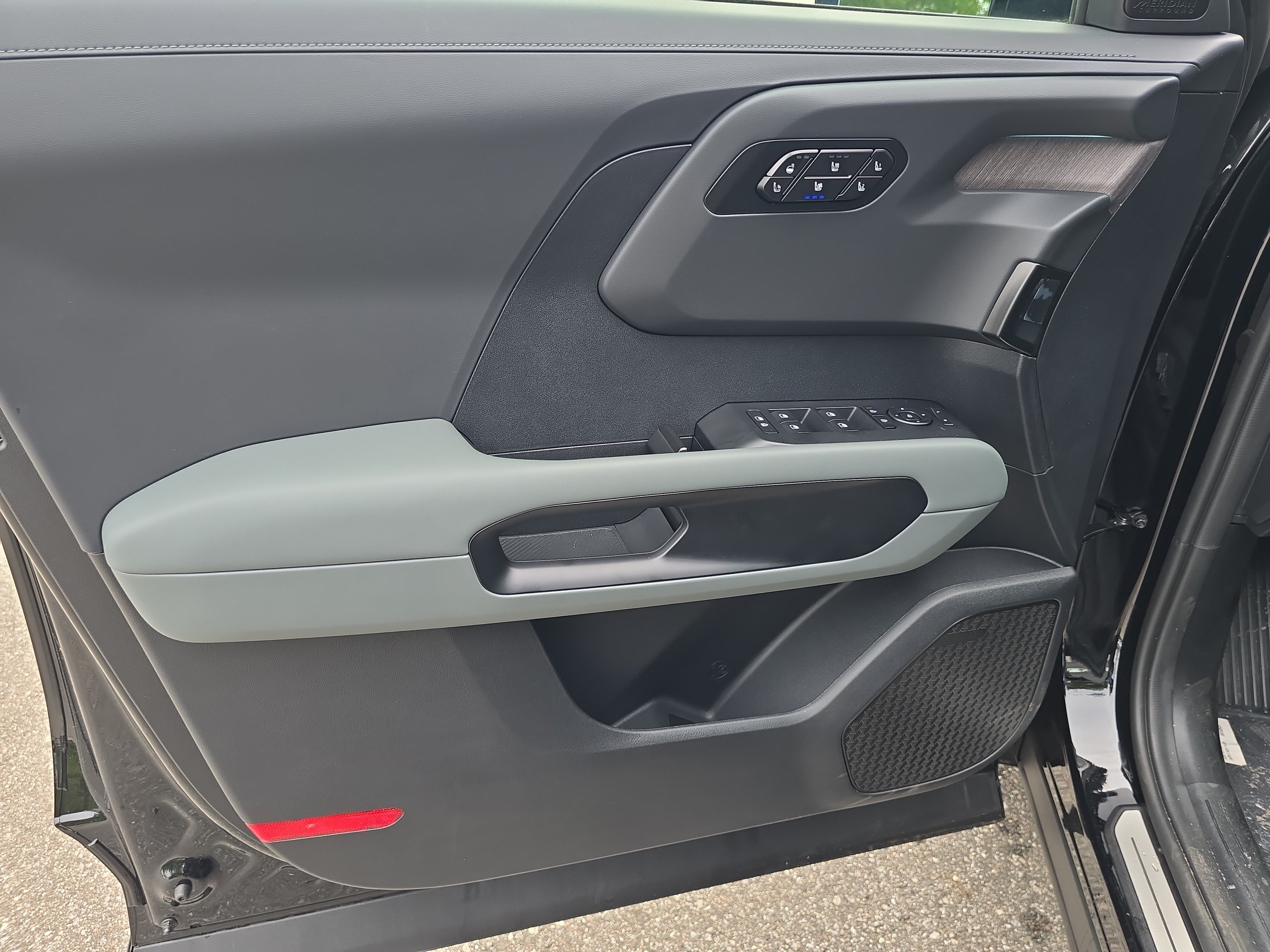 New 2027 Ebony Black Kia X-LINE SX PRESTIGE image 18