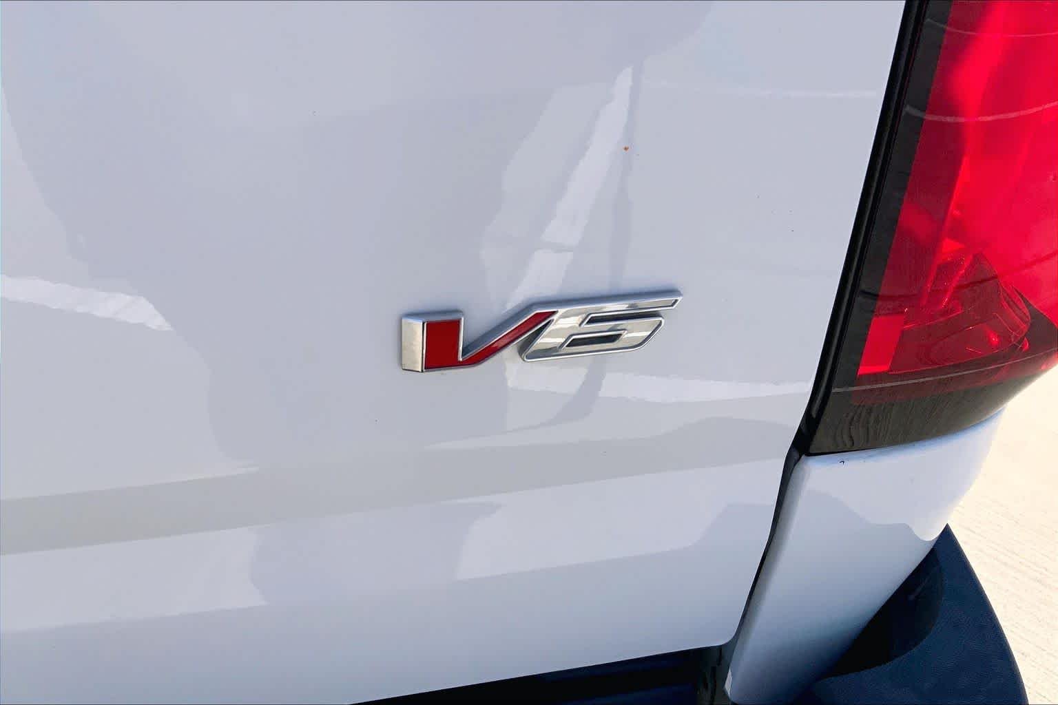 Used 2022 Summit White Chevrolet 4WD Work Truck image 10