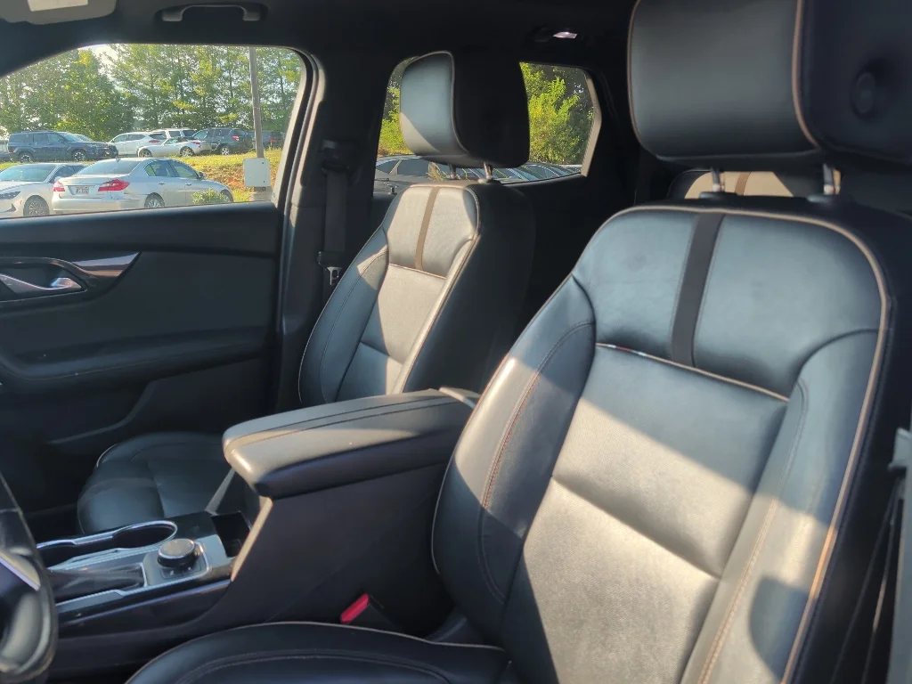 Used 2020 Midnight Blue Metallic Chevrolet Premier image 13