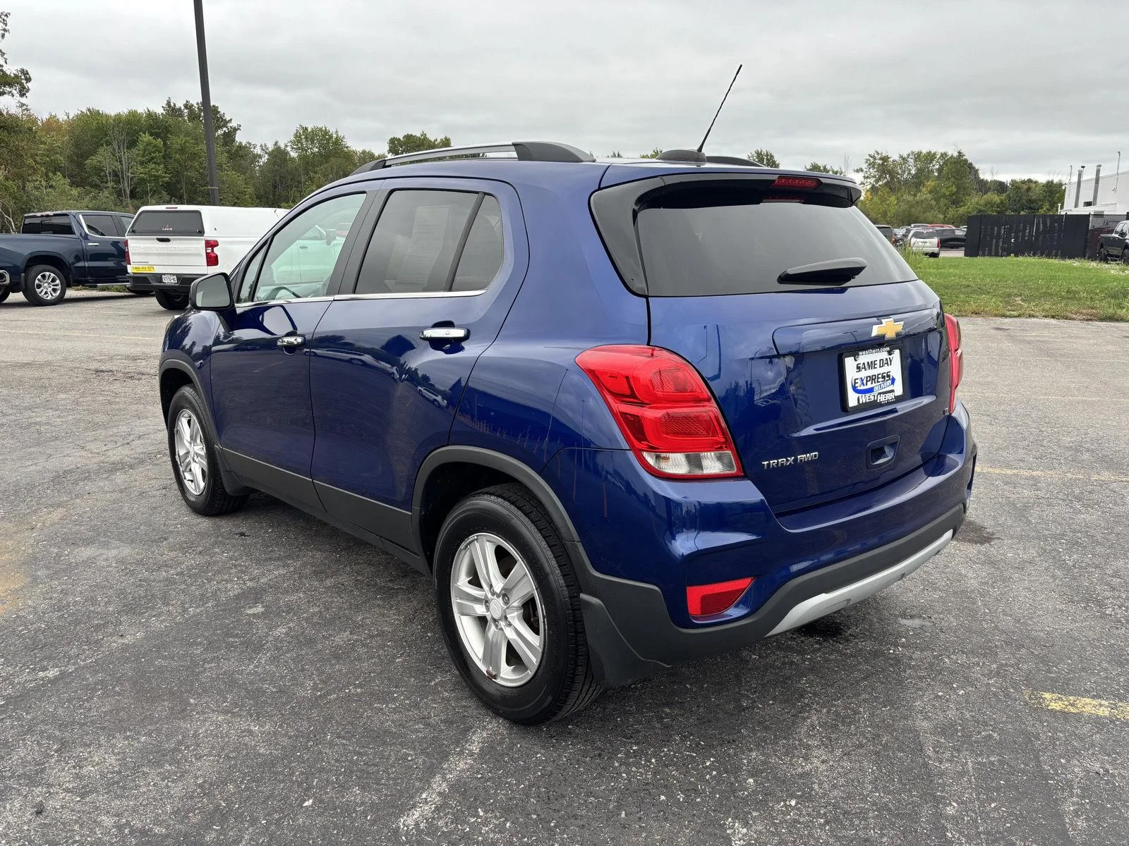 Used 2017 Blue Topaz Metallic Chevrolet LT image 5