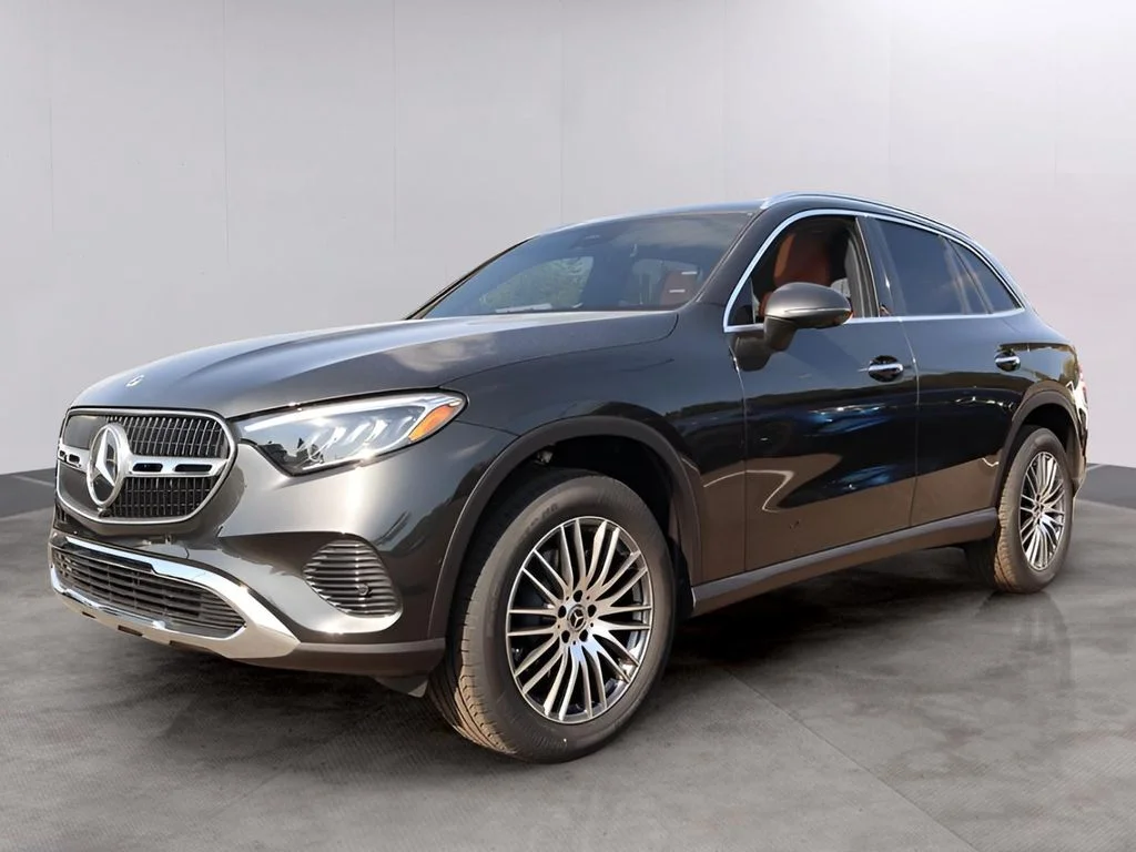 Used 2026 Graphite Gray Metallic Mercedes-Benz GLC 300 image 3
