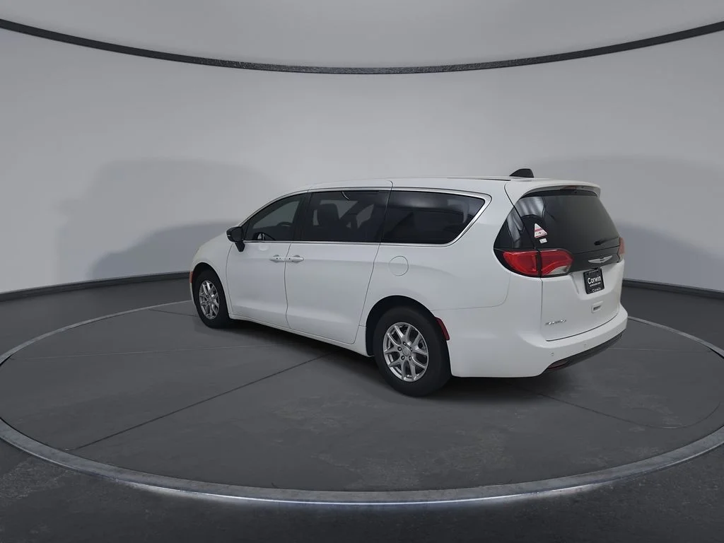 New 2027 Bright White Clear-Coat Exterior Paint Chrysler LX image 11
