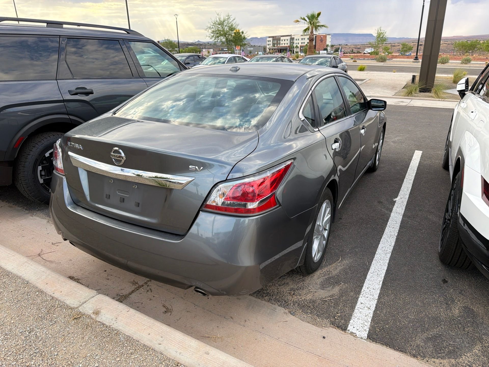 Used 2015 Gray Nissan 2.5 SV image 5