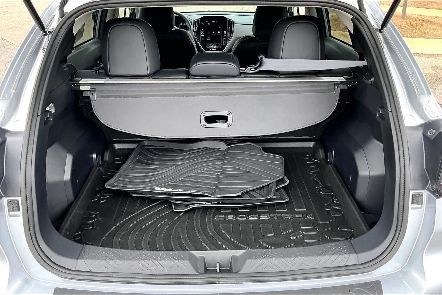 Used 2025 Ice Silver Metallic Subaru Limited image 37