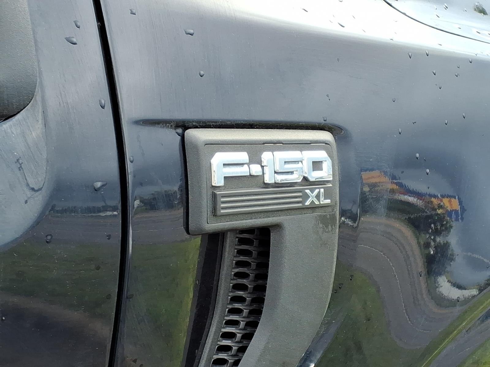 Used 2025 Antimatter Blue Metallic Ford XL image 7