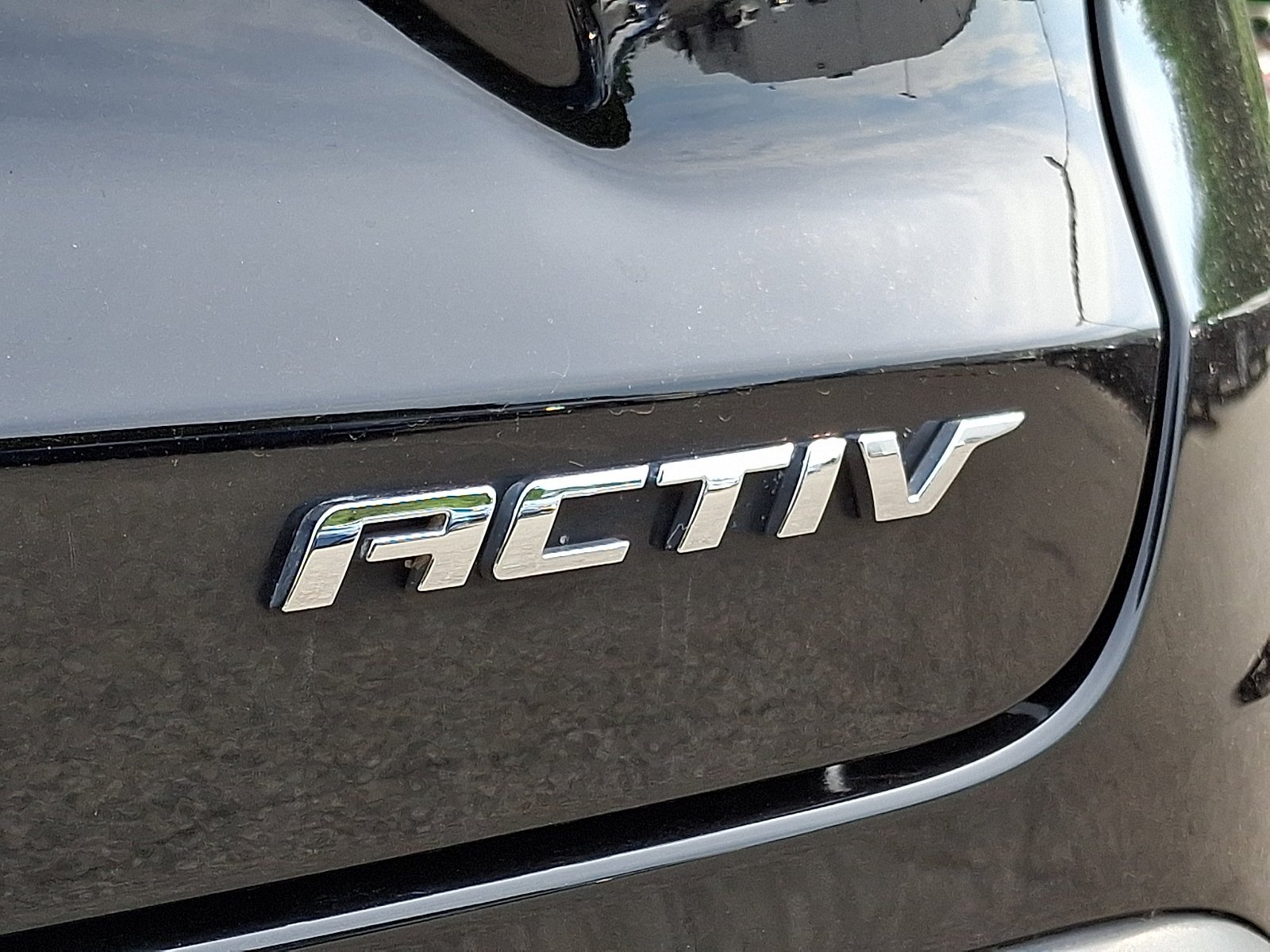 Used 2024 Mosaic Black Metallic Chevrolet ACTIV image 30