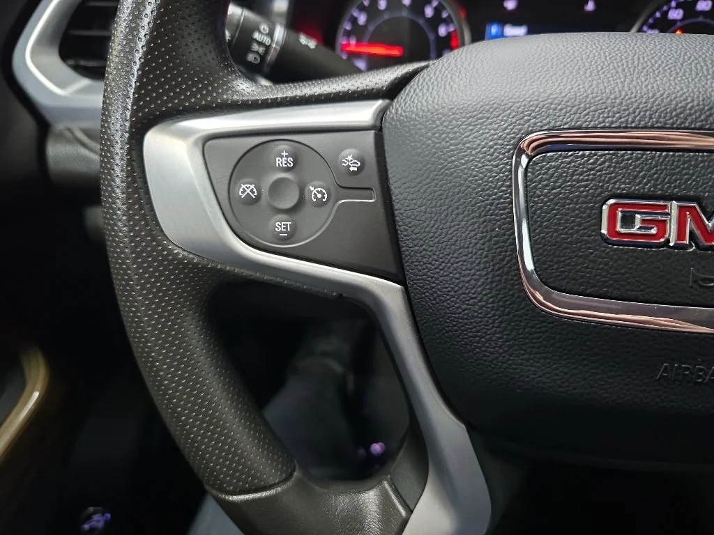 Used 2023 Ebony Twilight Metallic GMC SLE image 19