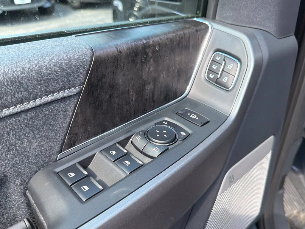 New 2027 Agate Black Metallic Ford F-250® Lariat® image 12