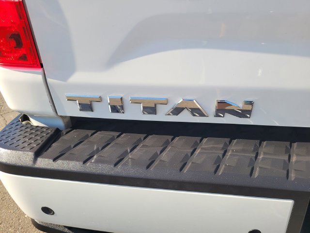 Used 2021 White Nissan SV image 10