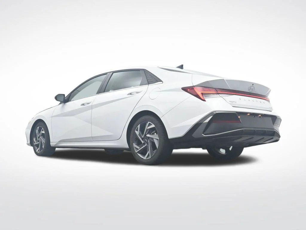 Used 2025 White Hyundai Limited image 36