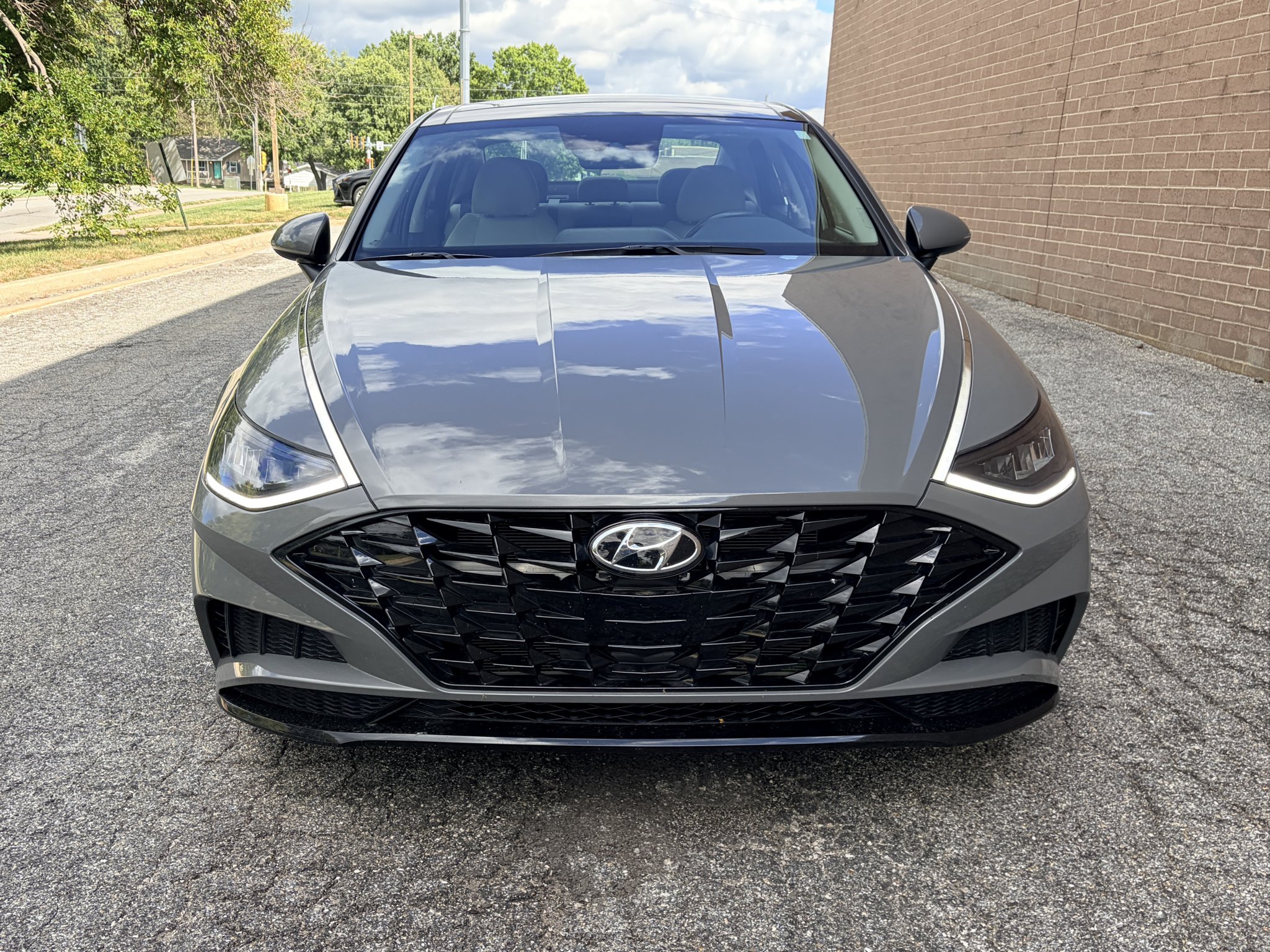Used 2022 Hampton Gray Hyundai SEL image 8