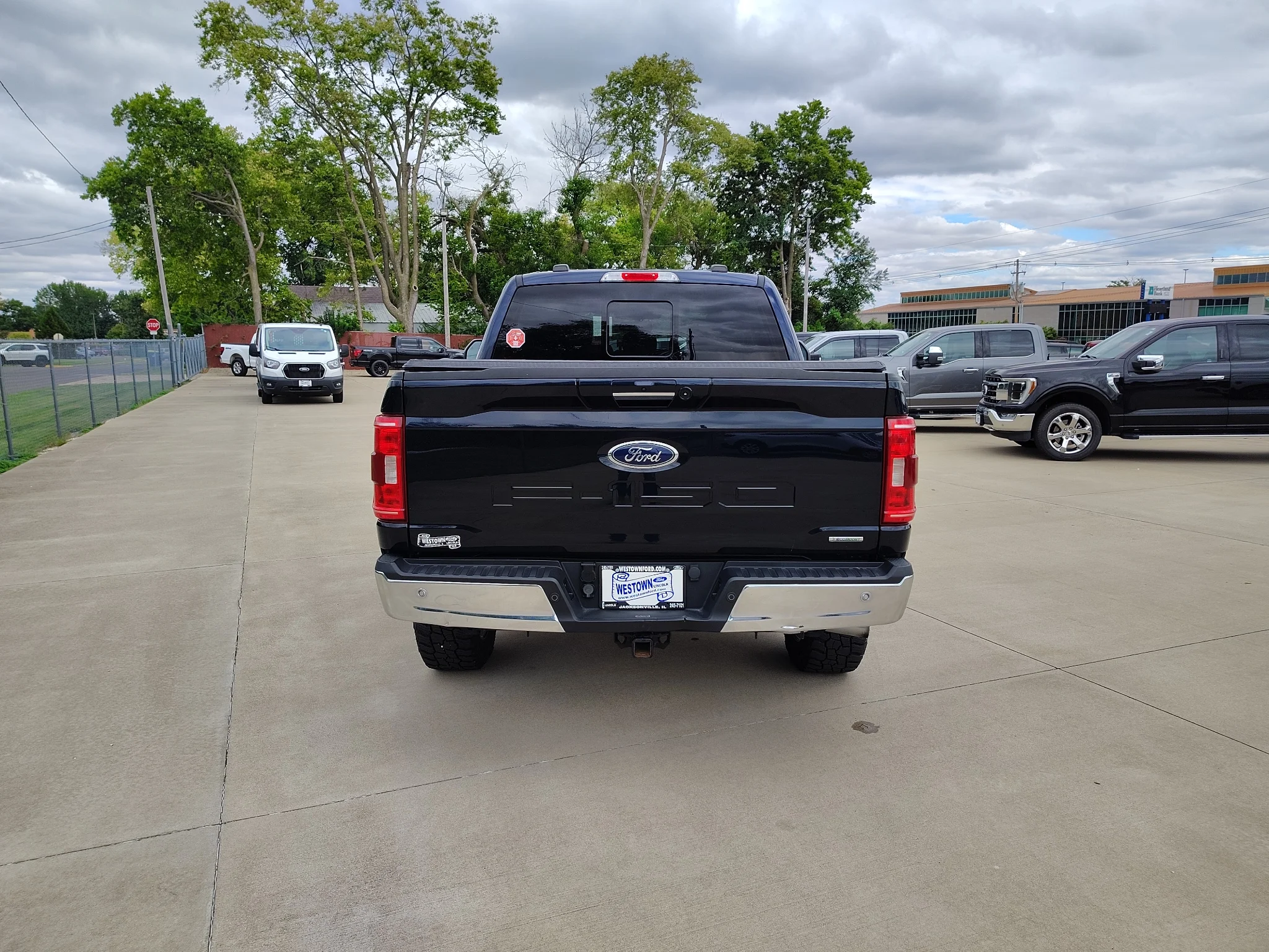 Used 2021 Antimatter Blue Metallic Ford XLT image 5
