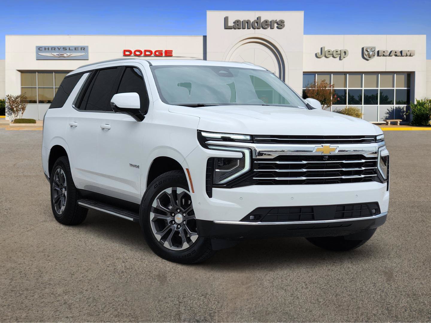 Used 2025 Summit White Chevrolet LT image 1