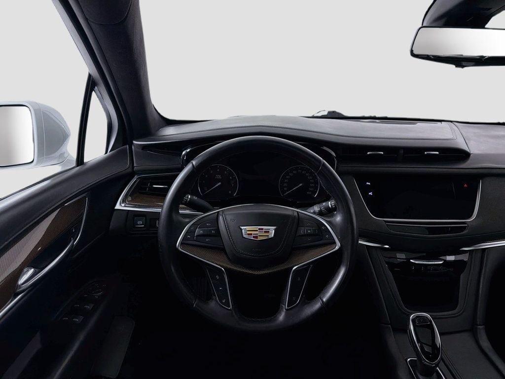 Used 2018 Crystal White Tricoat Cadillac AWD 4dr Platinum image 23