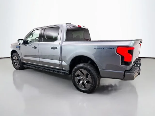 Used 2024 Gray Metallic Ford XLT image 5