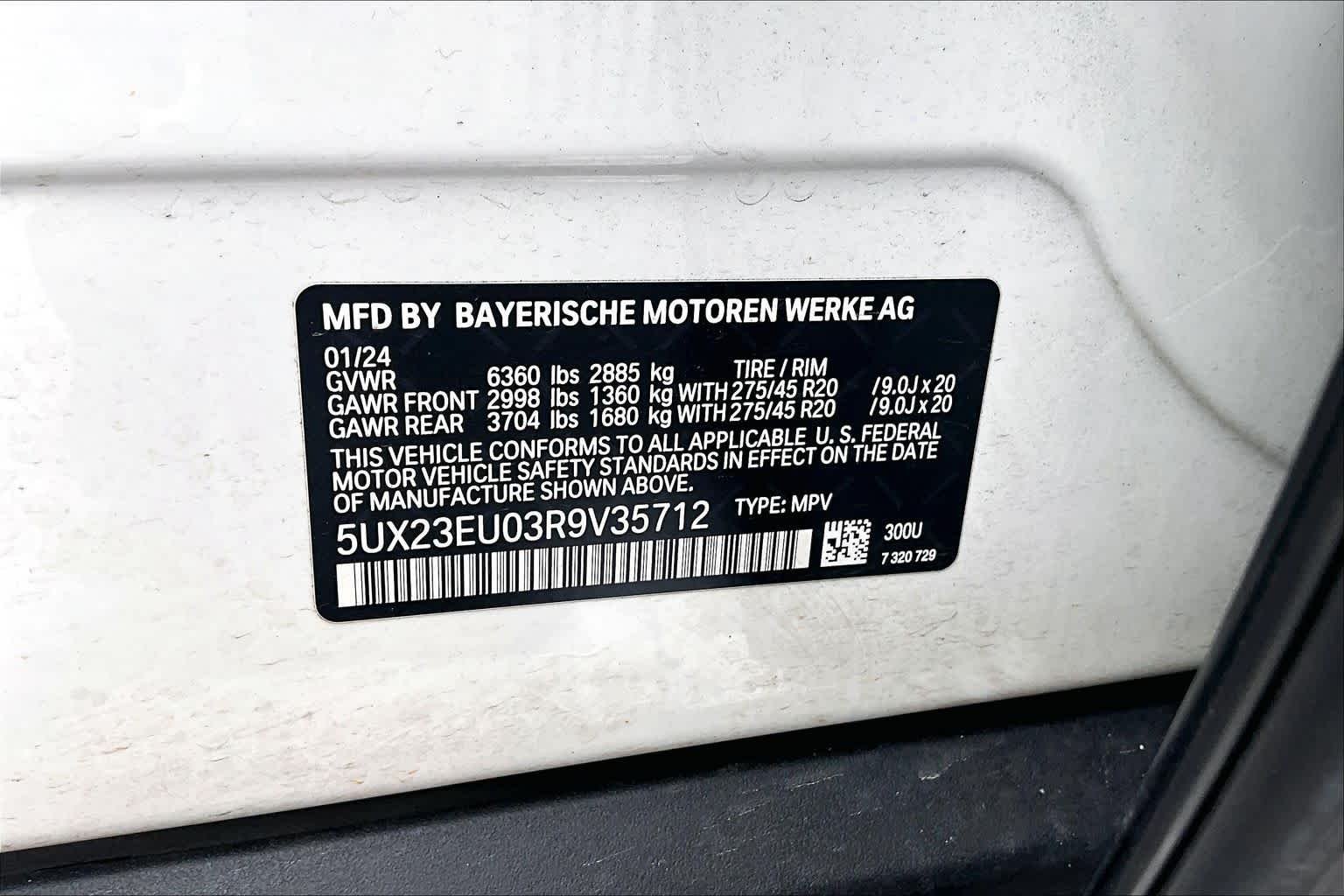 Used 2024 Alpine White BMW xDrive40i image 37