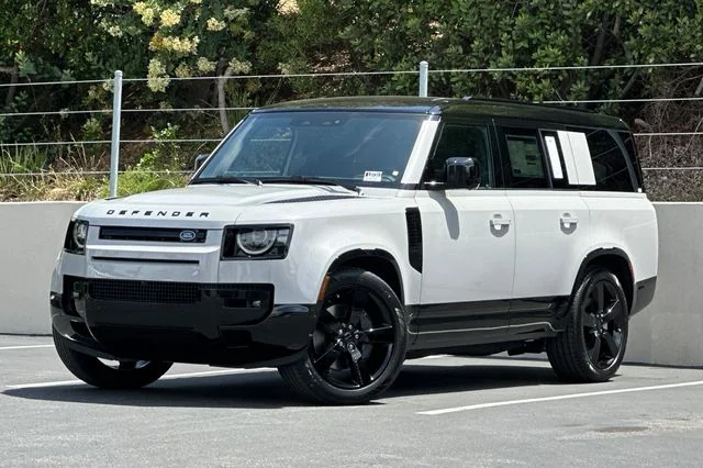 2026 Land Rover Defender 130 X-Dynamic SE