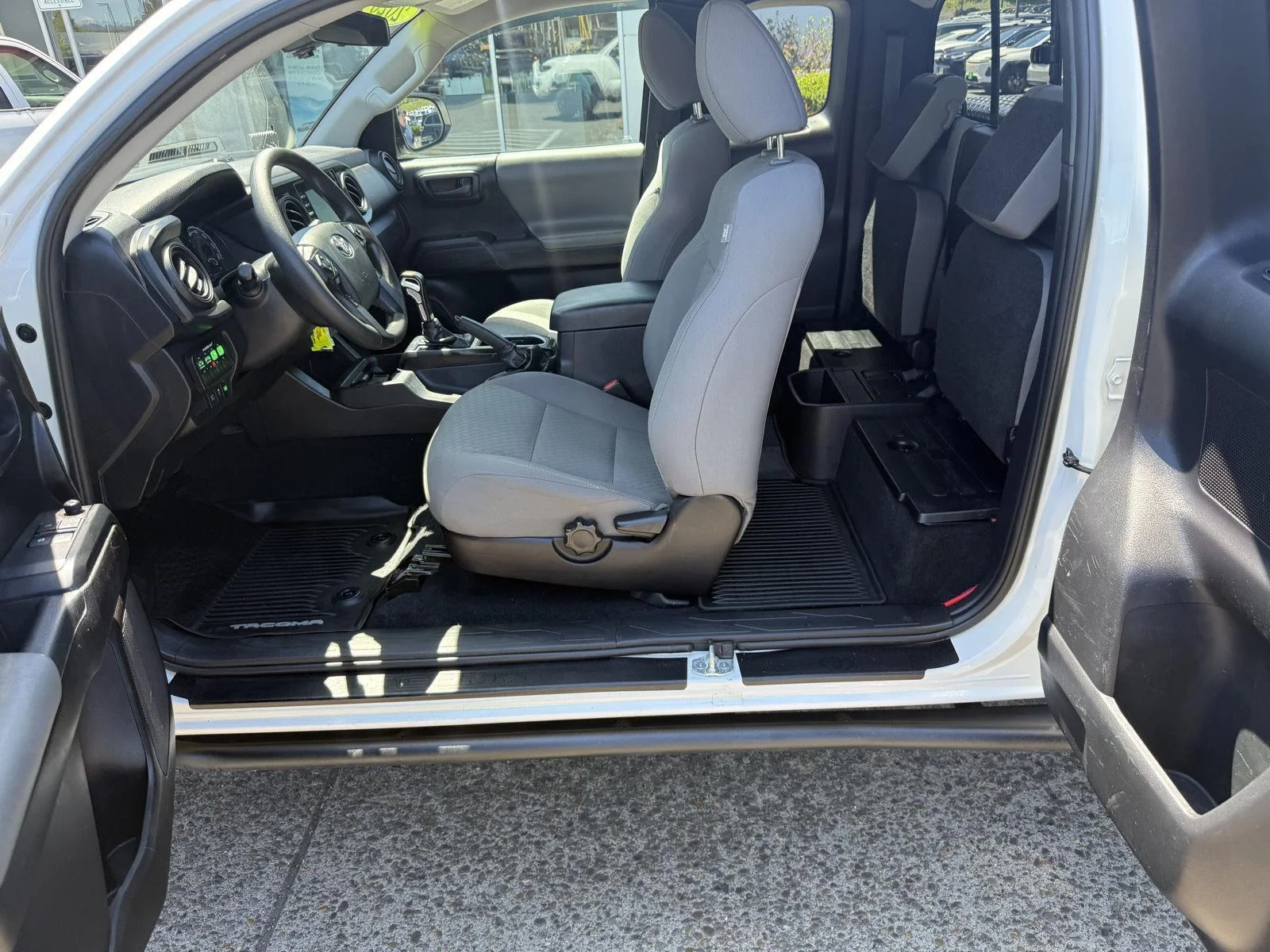 Used 2020 Super White Toyota SR5 image 9